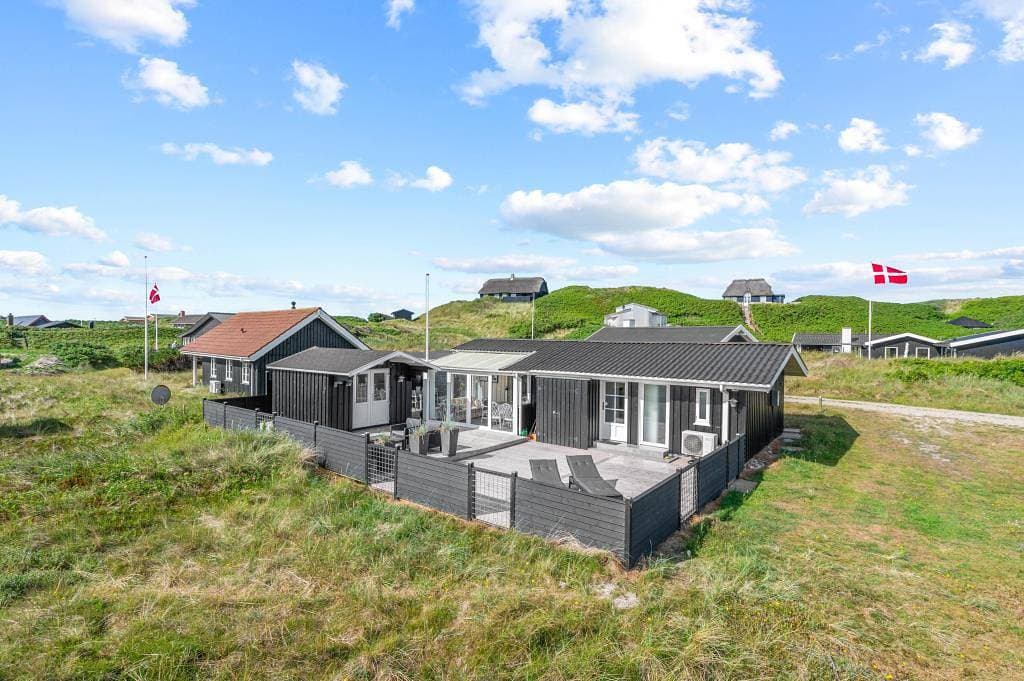 Gemütliches Ferienhaus für 4 Personen - 100 Meter zum Strand 1