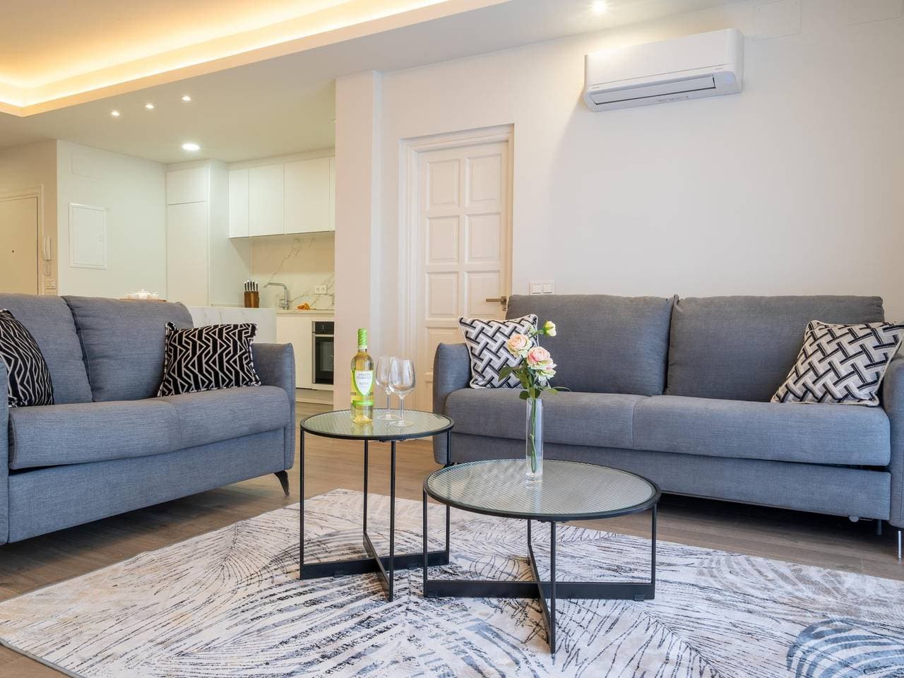 Foto 9 von 41: Ferienwohnung für 4 Personen mit Terrasse