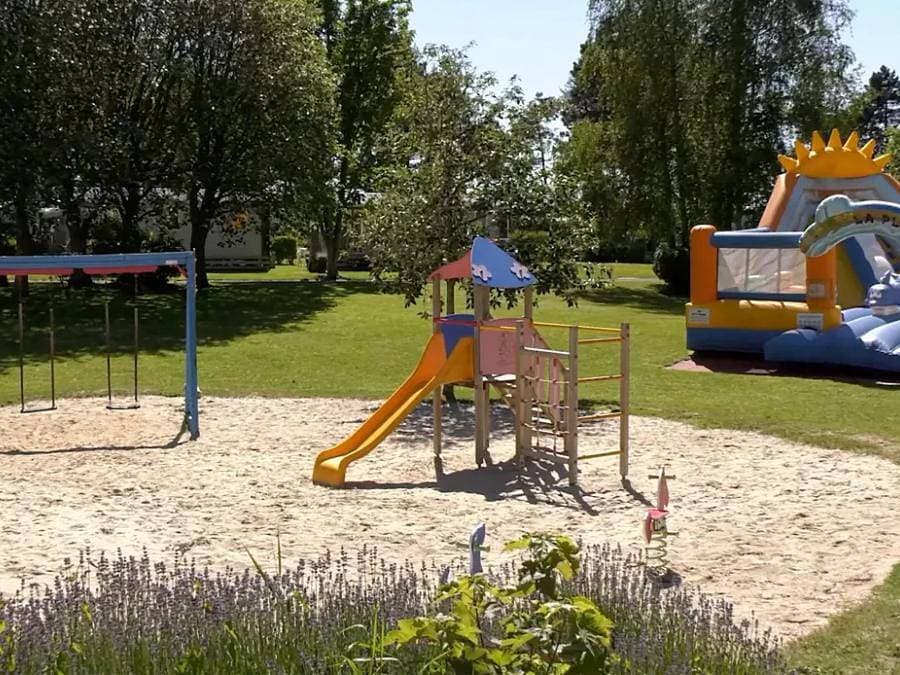 Foto 10 von 28: Flower Camping Le Rompval - Unterkunft 2 personen - Camp Etoile 4m² - speziell für Wanderer / Radfahrer