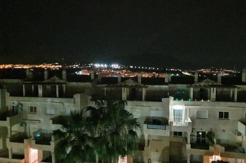 Foto 12 von 30: Stylish 2 bed 2 bath property on Duquesa Fairways , 2 terraces,  2 pools