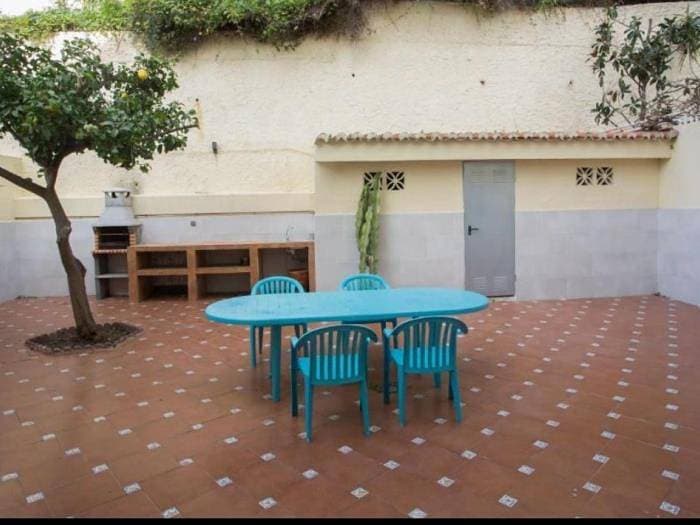 Foto 5 von 16: Ferienwohnung für 6 Personen mit Terrasse
