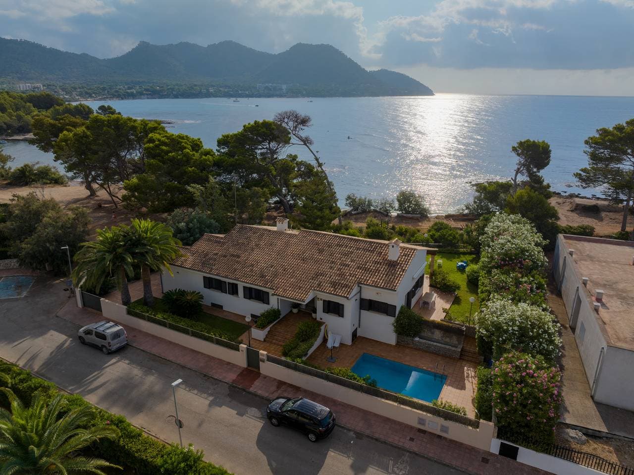 Foto 2 von 27: Villa Es Pinaro - Beach Front by PriorityVillas