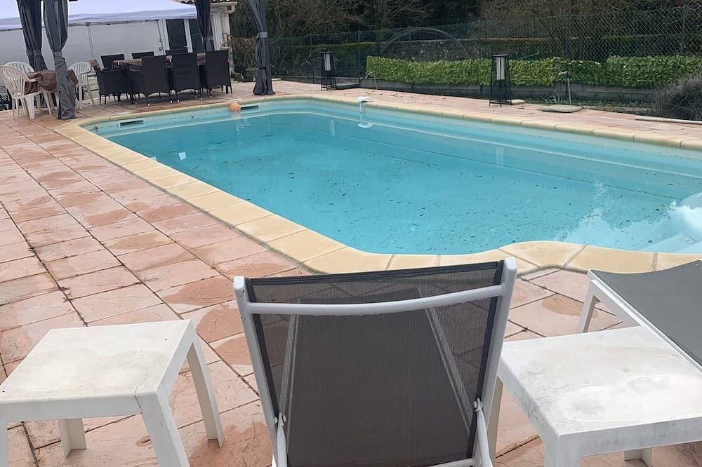 Foto 10 von 13: Spacious Apartment Close To All Amenities