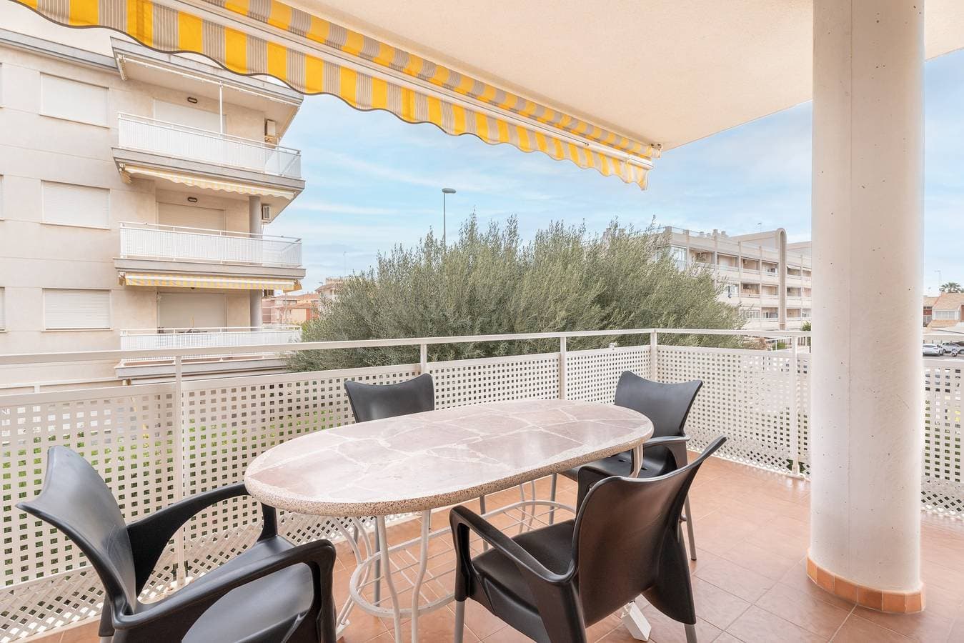 Foto 3 von 34: Ferienwohnung 'En Canet' mit Gemeinschaftspool, Wi-Fi und Klimaanlage