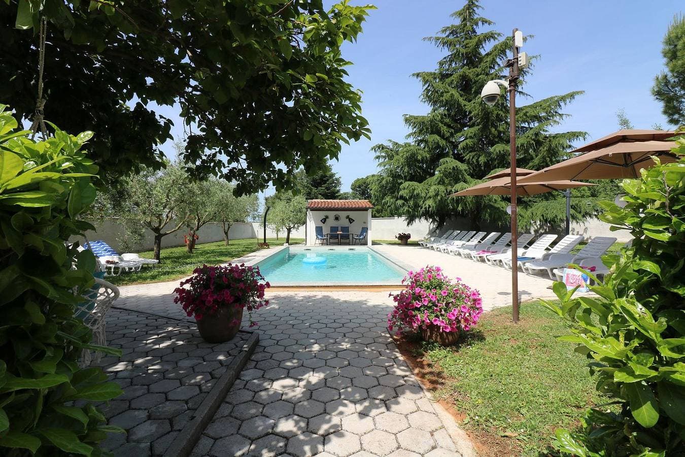 Foto 4 von 35: Besonderes Apartment mit Pool, Babybett, Garten, Grill, Kinderspielplatz, Parkplatz