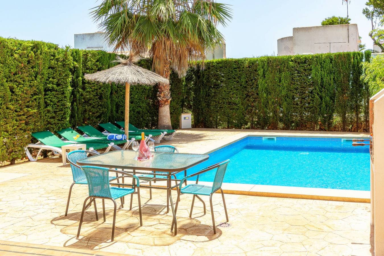 Foto 9 von 44: Villa Lagoa | Saltwater Pool & Walk to the Beach