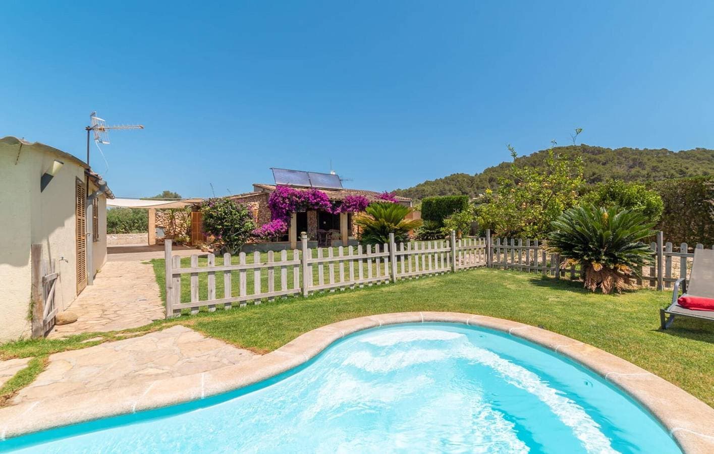 Foto 6 von 37: Palm Oasis Rückzugsort: Pool, WiFi, Küche, Nähe zum Strand & Stadt