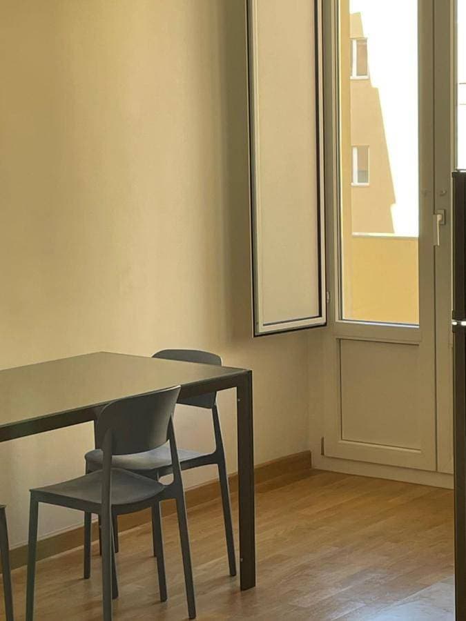 Foto 3 von 88: One-Bedroom Apartment