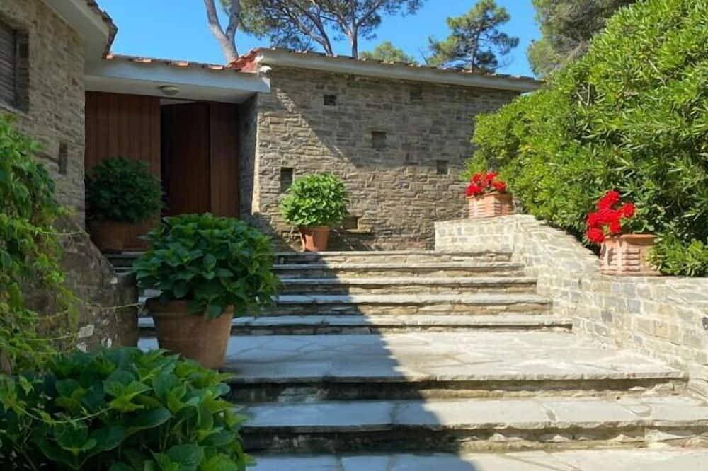 Foto 11 von 30: Villa in Roccamare mit 6 Schlafzimmern 14 Schlafplätzen