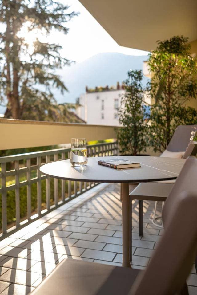 Foto 7 von 34: One-Bedroom Apartment with Balcony and Mountain View