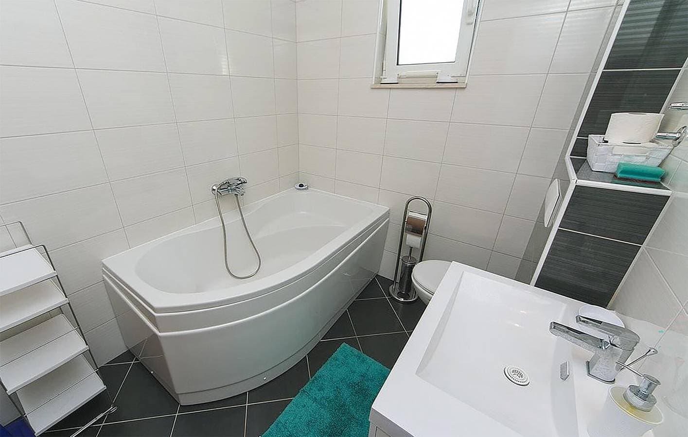 Foto 12 von 20: Gemütliches Apartment mit Meerblick, WLAN, Parkplatz und Küche – 2,5 km vom Strand entfernt