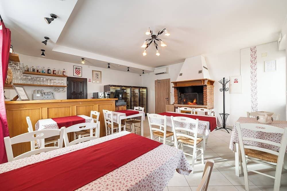 Foto 9 von 12: Romantic 8-bedroom boutique hotel in Motovun with panoramic view