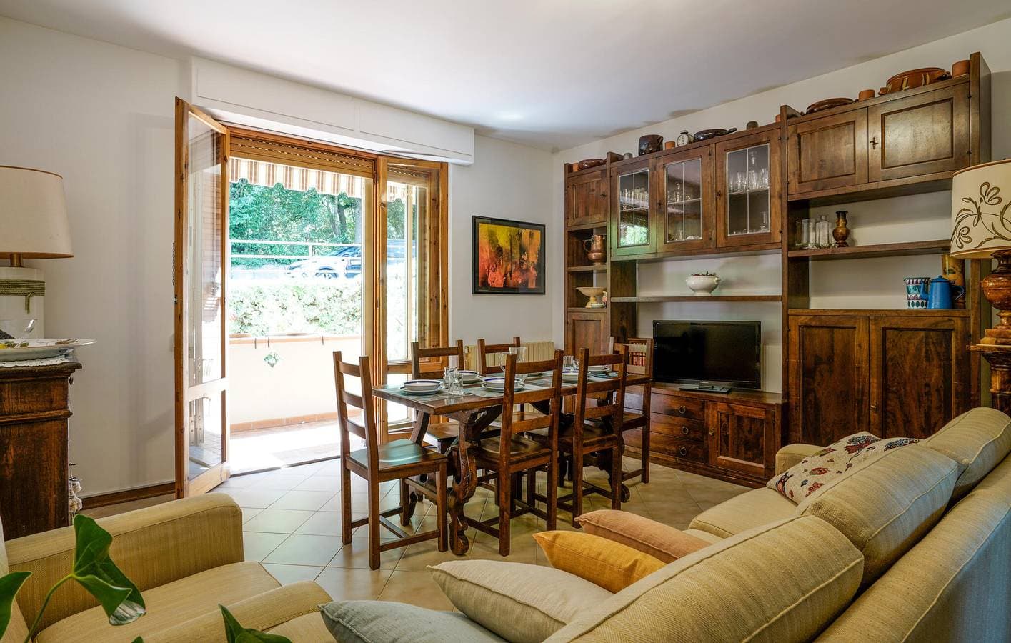 Foto 3 von 28: Gemütliche Gartenwohnung mit Klimaanlage und Internet, in der Nähe von Fluss und Restaurants