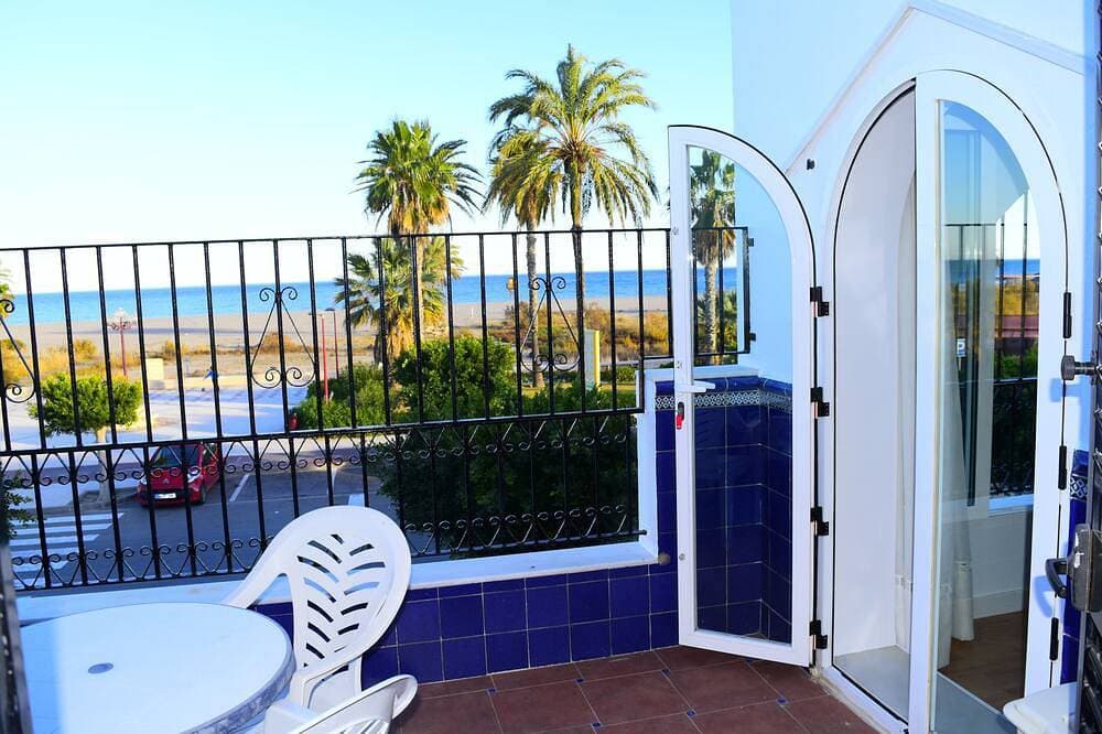 Beach Front Royal Apartment im Wohngebiet, WIFI 1