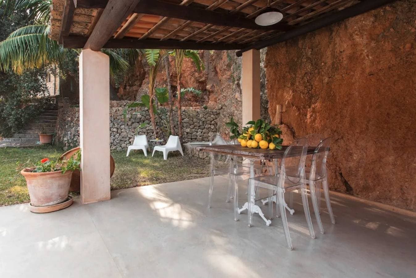 Foto 10 von 43: Ferienhaus Can Garí mit Bergblick, Pool, Terrassen und WLAN