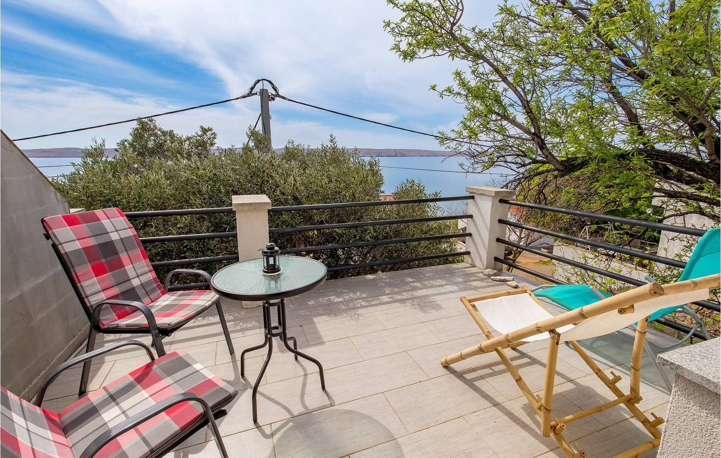 Foto 3 von 23: Seaside Retreat: Gemütliche Ferienwohnung mit Terrasse und WLAN, 700 m vom Strand entfernt