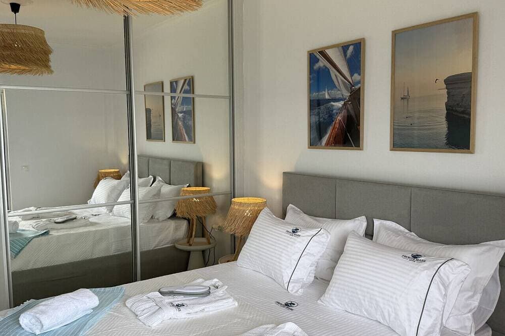 Foto 5 von 30: Newly renovated luxury apartment on the beach with large sea front patio