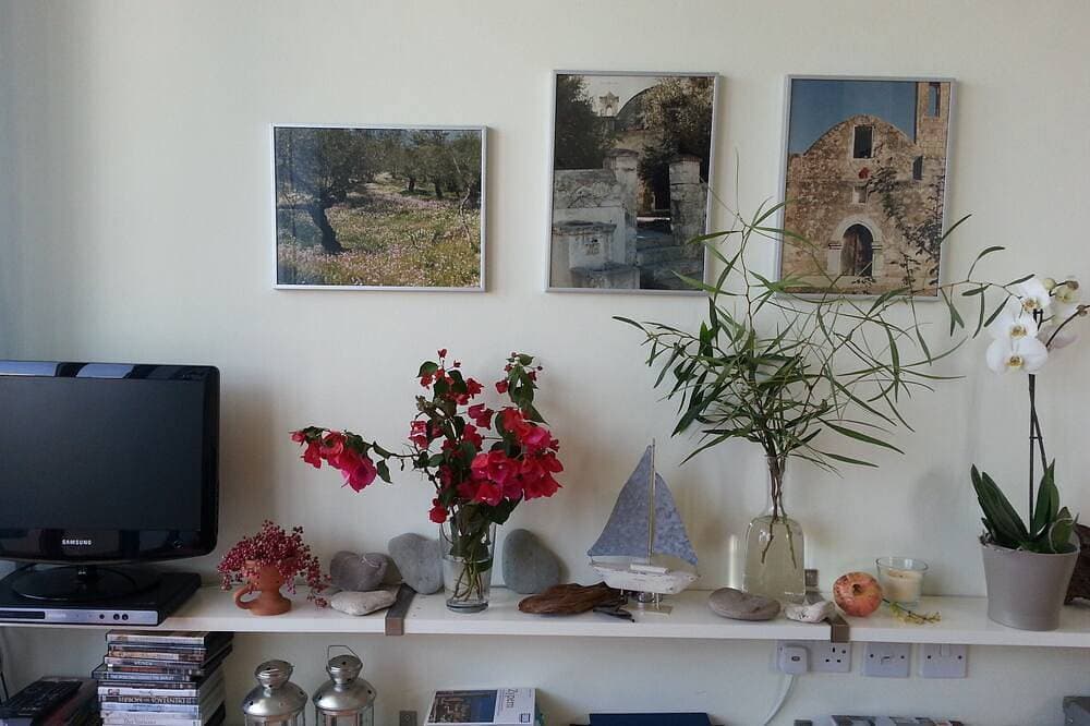 Foto 13 von 30: Arsinoe 29 \"Nest by the Sea\": Lovingly +  well furnished holiday apartment