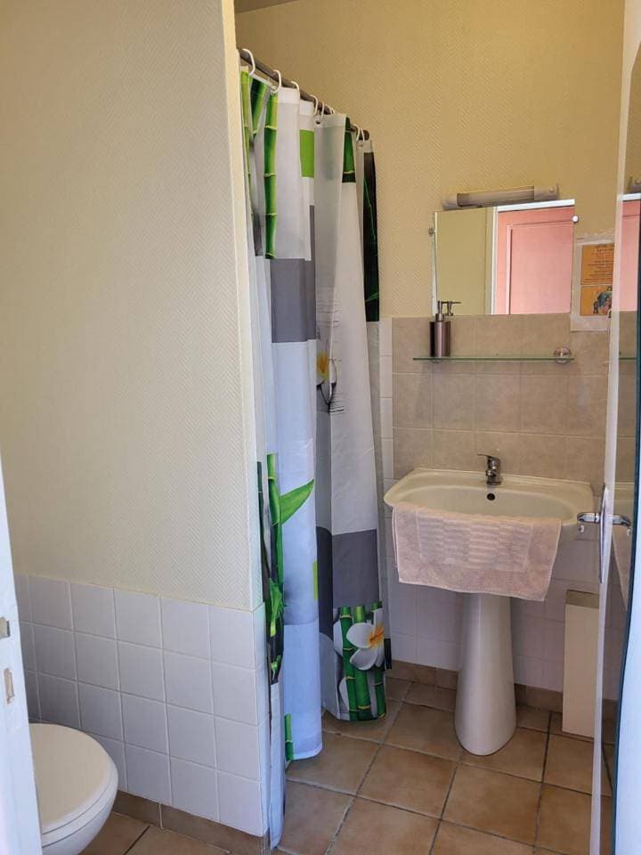 Foto 13 von 18: Double Room with Private Bathroom