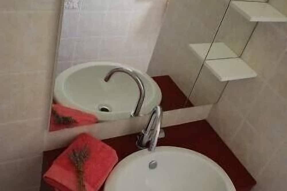 Foto 3 von 21: Villa mit Pool nahe dem Strand, für 4 Personen, komplett ausgestattet