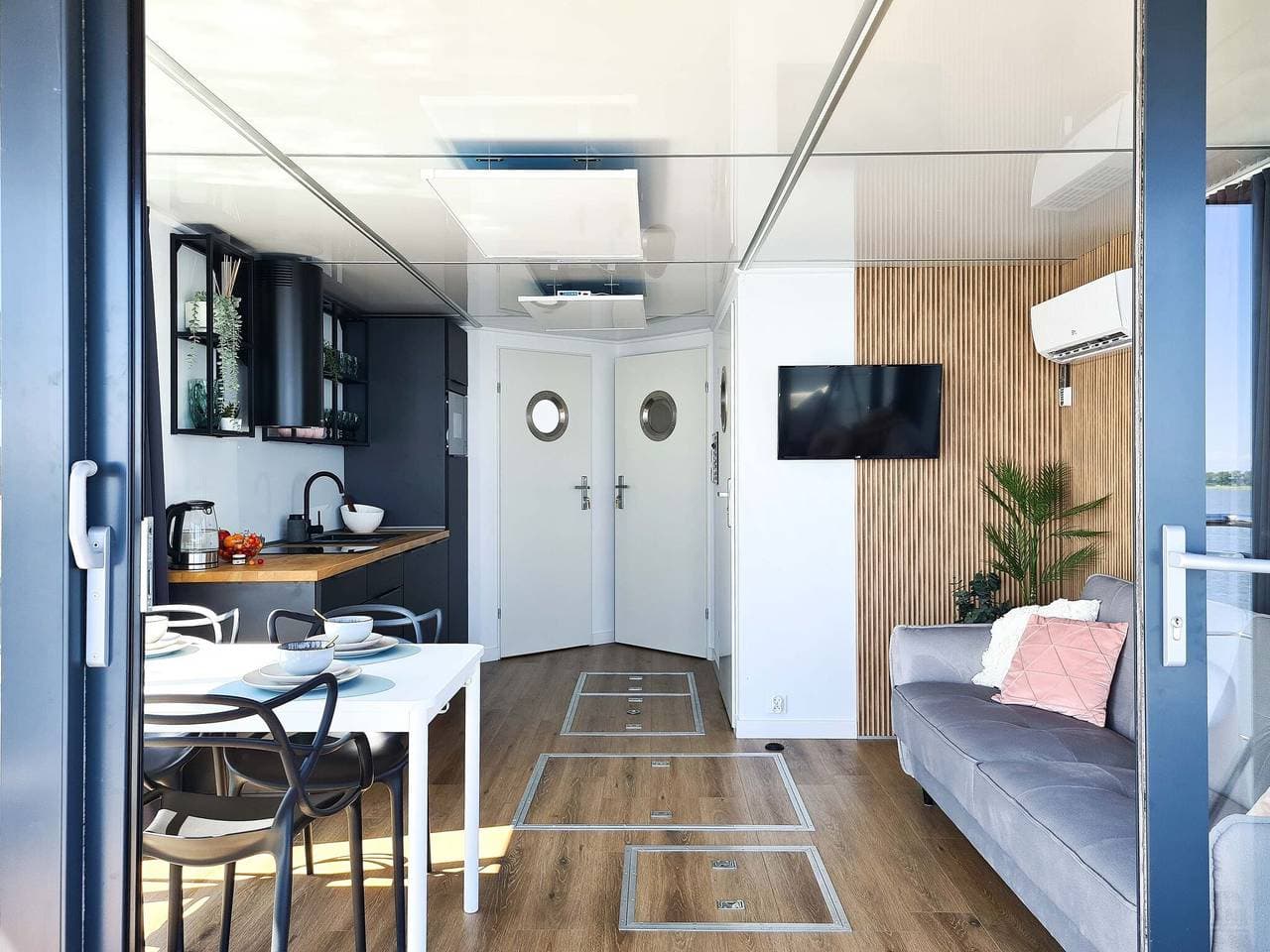 Foto 10 von 33: Hausboot in Łazy am Jamno-See und Meer
