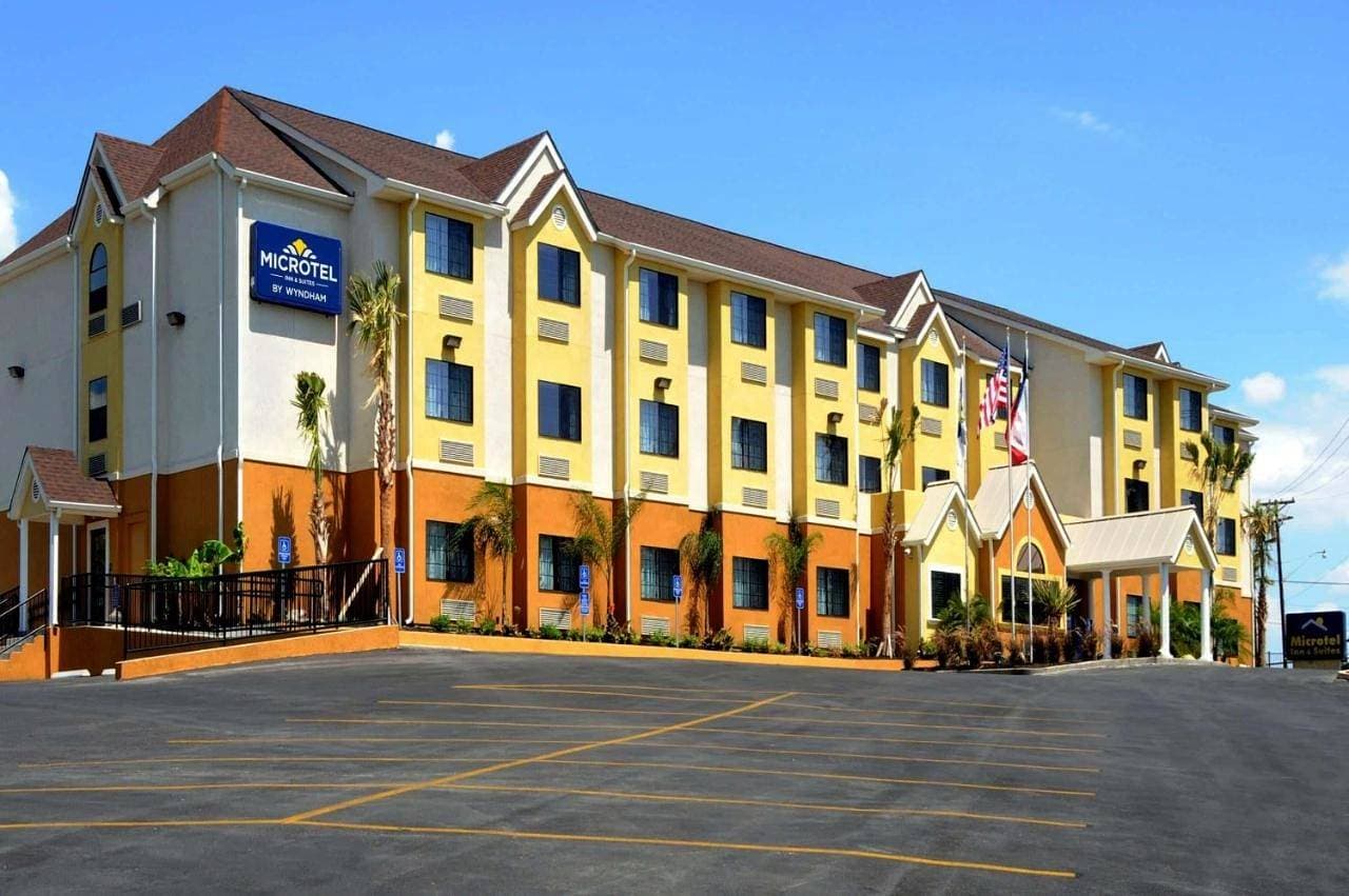 Microtel Inn & Suites by Wyndham New Braunfels I-35 1