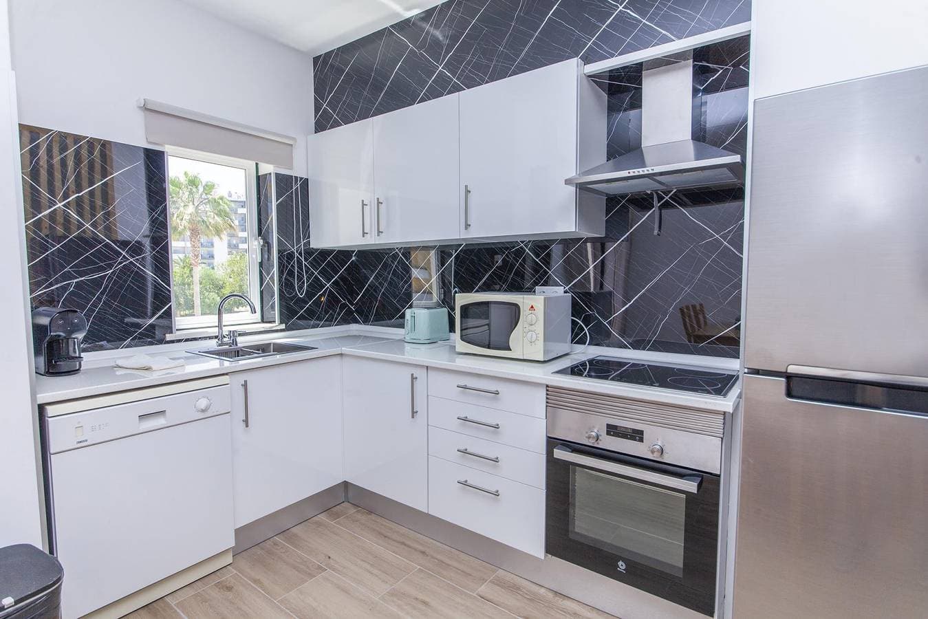 Foto 8 von 34: Ferienwohnung für 3 Personen mit Pool