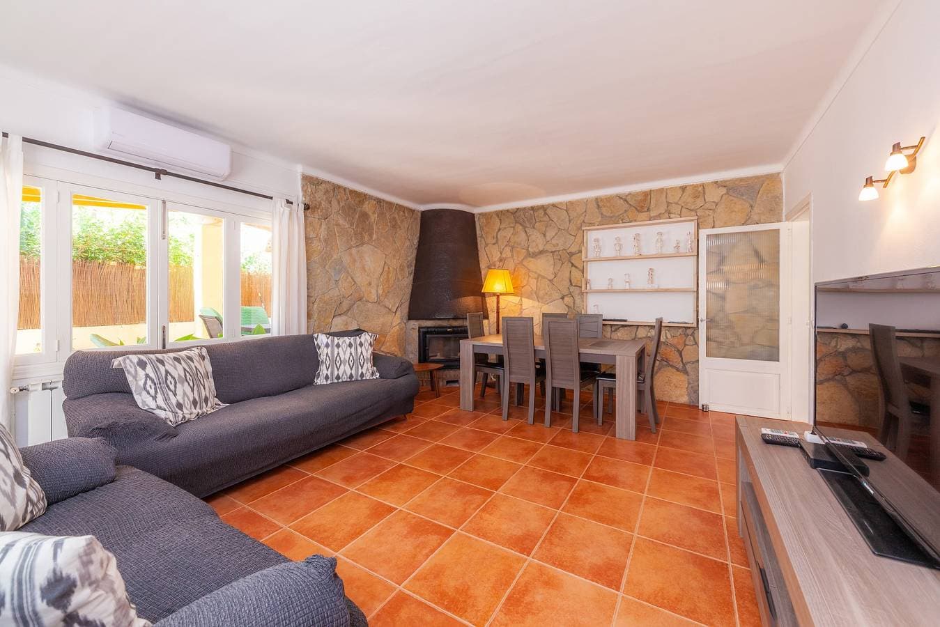Foto 12 von 43: Moderne Stadt Villa "Bona Mar" mit Pool