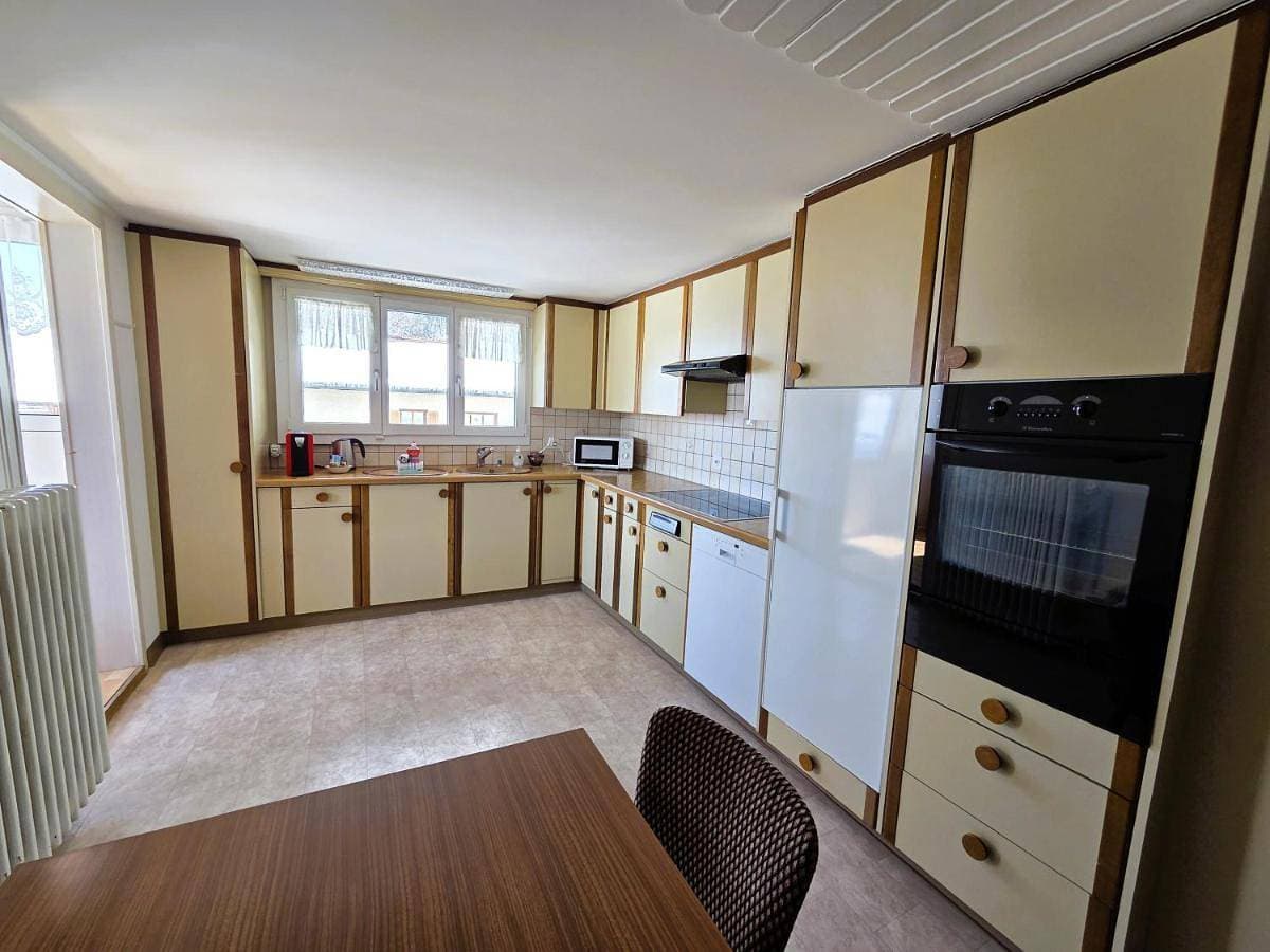 Foto 5 von 45: Two-Bedroom Apartment