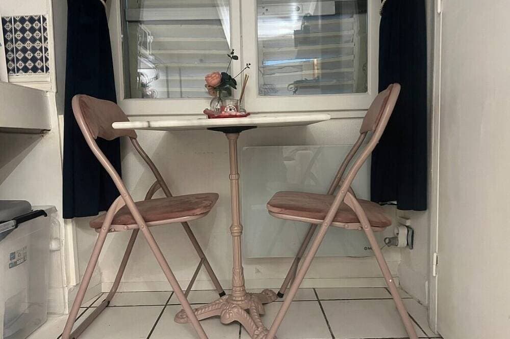 Foto 5 von 12: Adorable studio (mini duplex) a few minutes from the Eiffel Tower(+2 people)