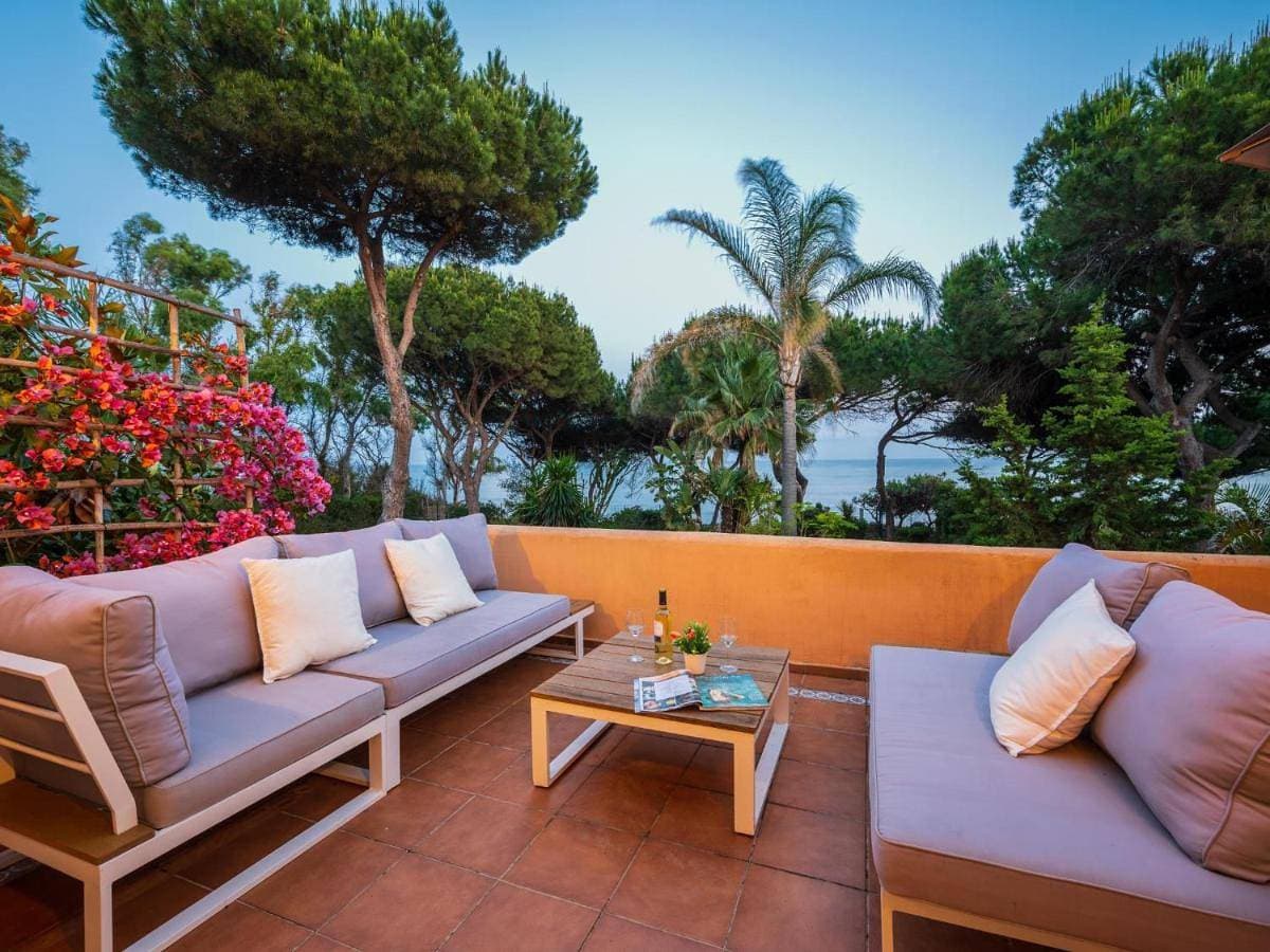 Venalmar first line townhouse, garden, sea views 1