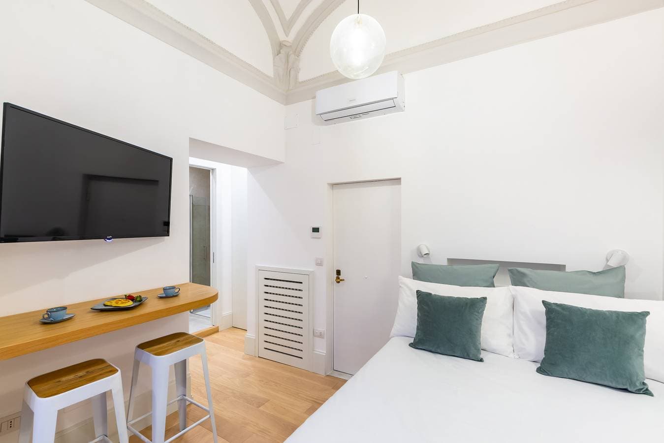 Cozy Studio in Chiaia district 1