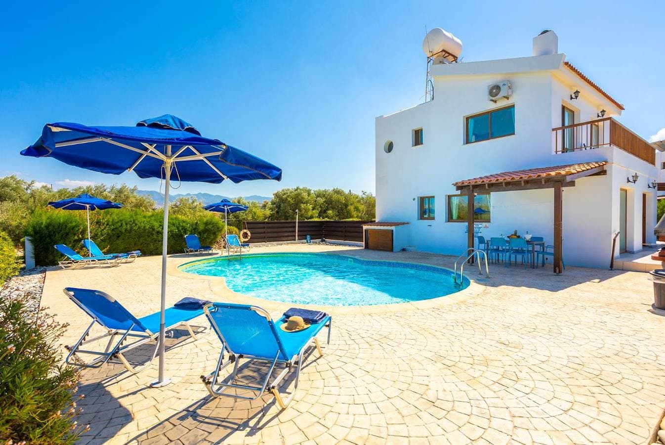 Foto 10 von 40: Villa für 6 Personen mit Balkon