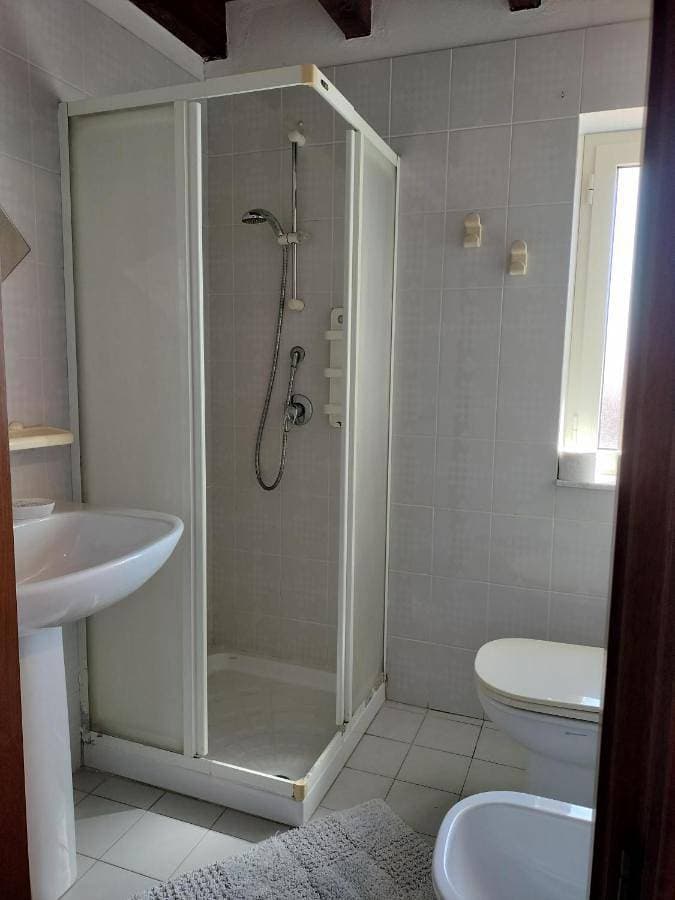 Foto 3 von 12: Double Room with Private External Bathroom