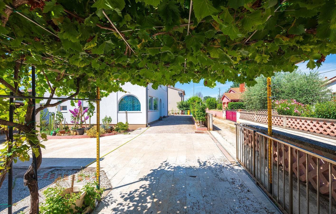 Foto 4 von 22: Gemütliche Ferienwohnung mit Terrasse, WLAN und Parkplatz in der Nähe der Küste und des Stadtzentrums