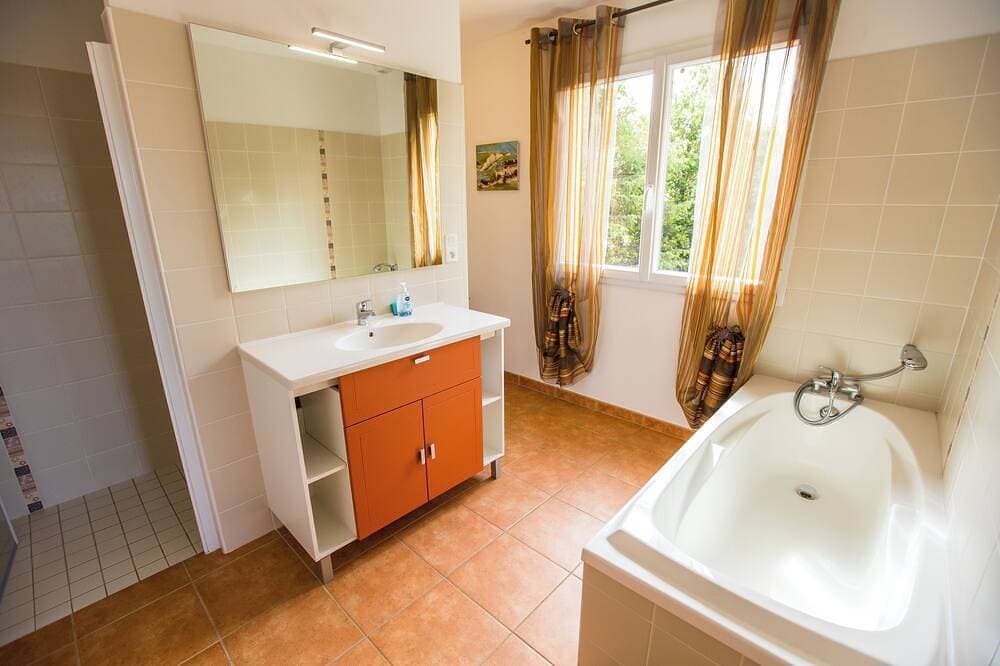 Foto 7 von 29: Villa mit privatem Pool und Whirlpool in der südlichen Ardèche!