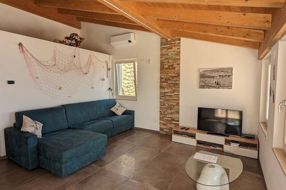 Foto 4 von 30: Villa with Pool and Jacuzzi on Sea View Terrace