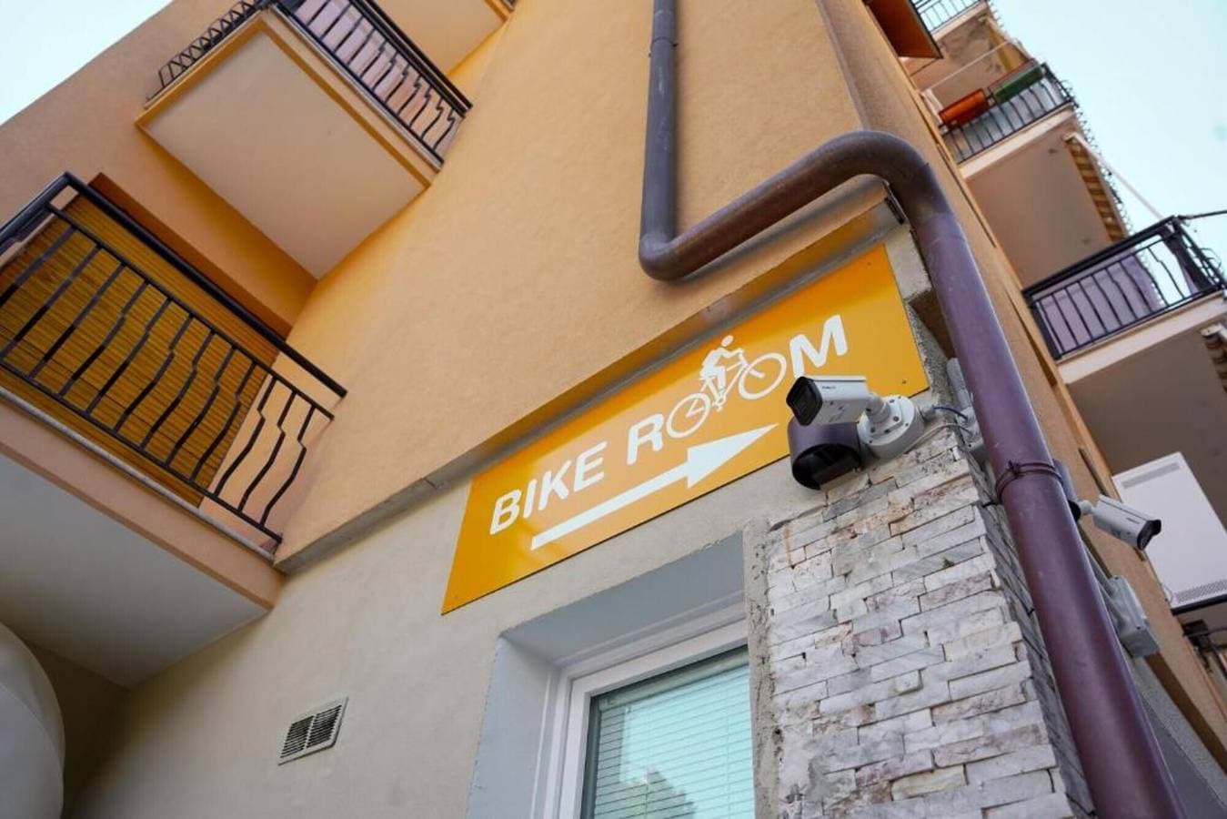 Foto 11 von 22: 'Joyfül Accomodation Camera 5' mit Wi-Fi und Klimaanlage