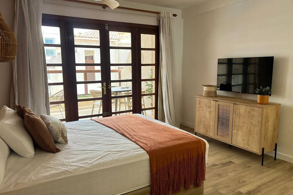Foto 4 von 16: Andorra 5 - Studio with pool view