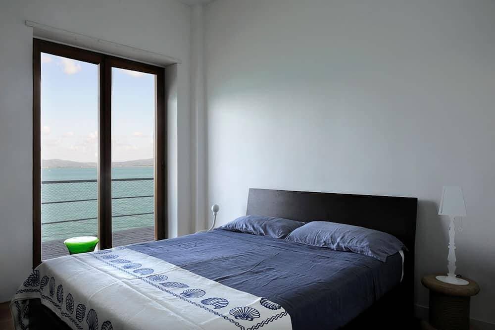 Foto 5 von 25: Die Villa befindet sich über dem Meer, direkter Zugang zum Meer mit einem herrlichen Blick gelegen
