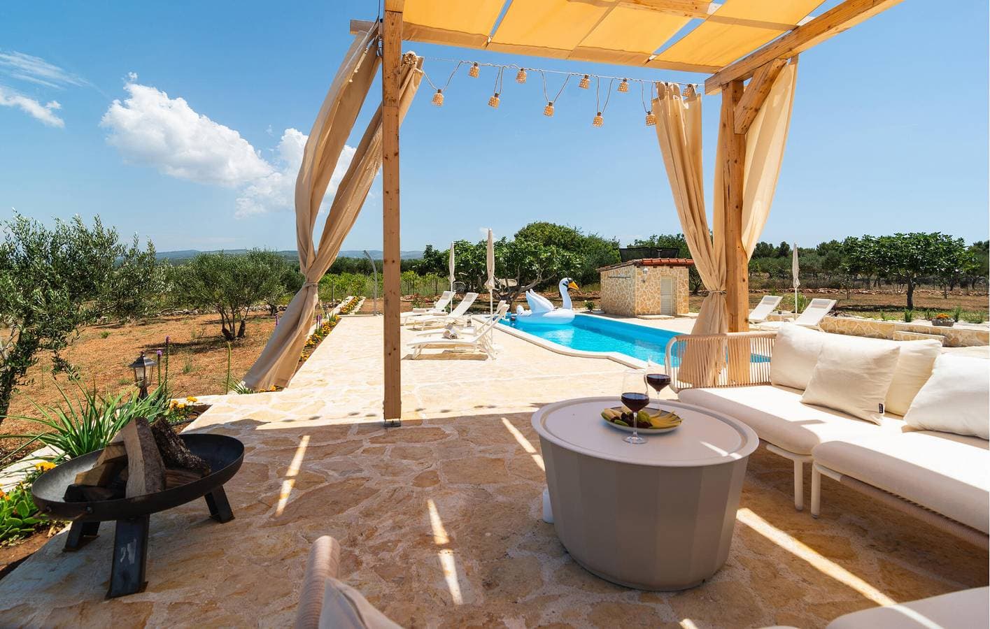 Foto 5 von 30: Gemütliches Apartment mit Meerblick, Pool, Terrasse und WLAN – 1,5 km vom Strand entfernt