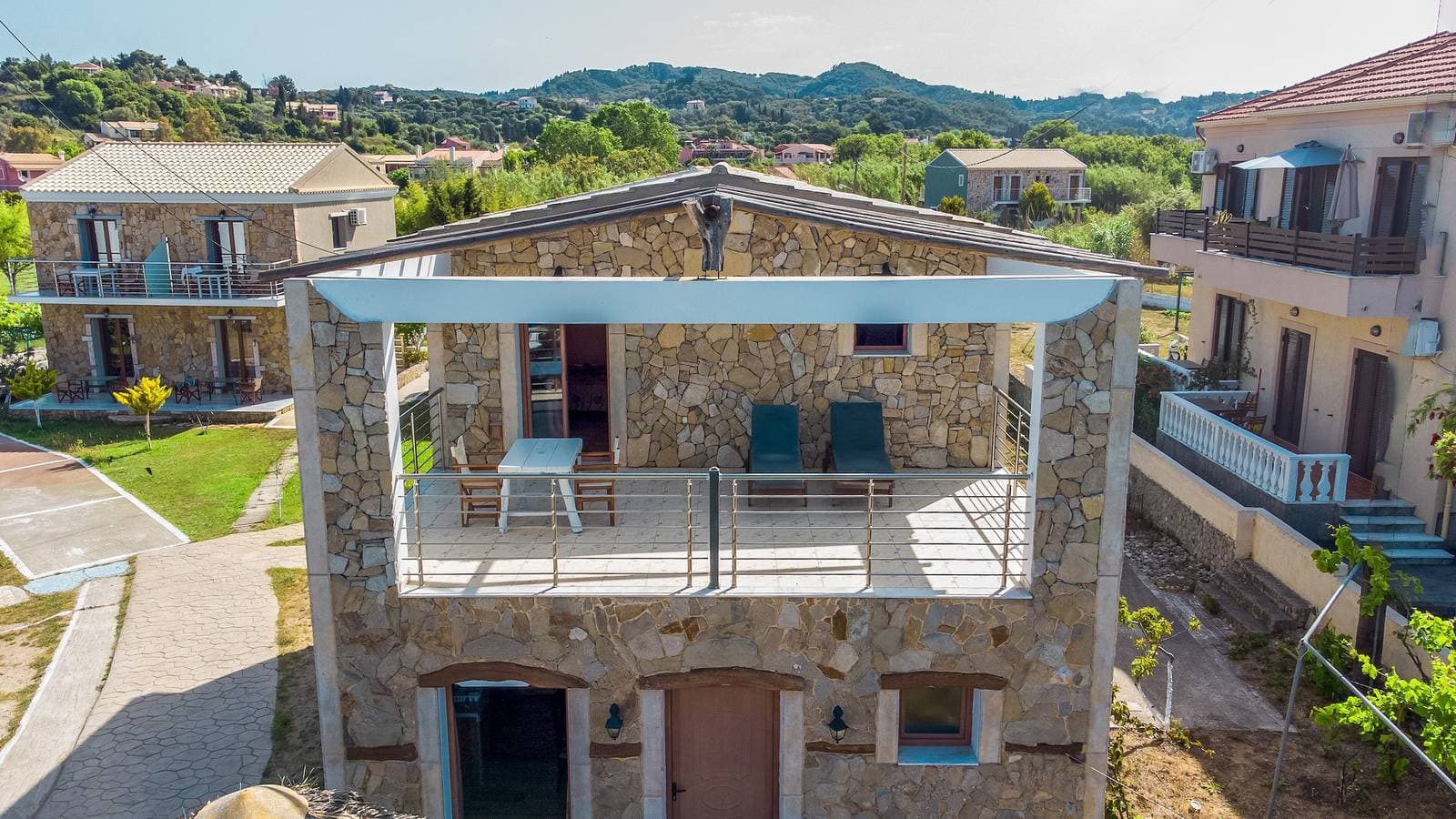 Foto 6 von 21: Mirage Arillas Honeymoon Studio mit Meerblick, Gemeinschaftspool und WLAN