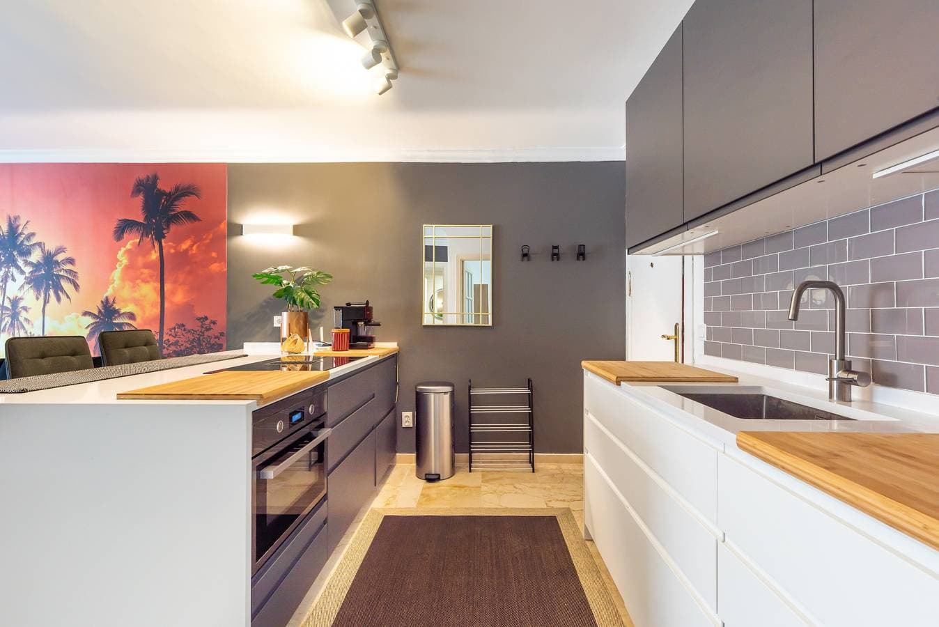 Foto 9 von 25: Ferienwohnung '1line Beach' mit Meerblick, WLAN und Klimaanlage