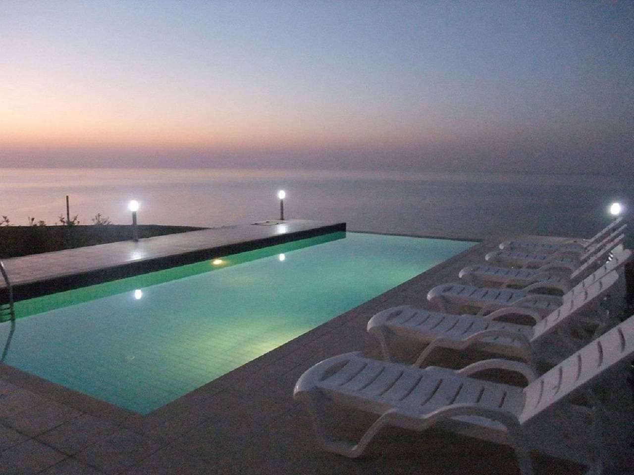 Foto 6 von 42: Ferienvilla mit Infinity Pool