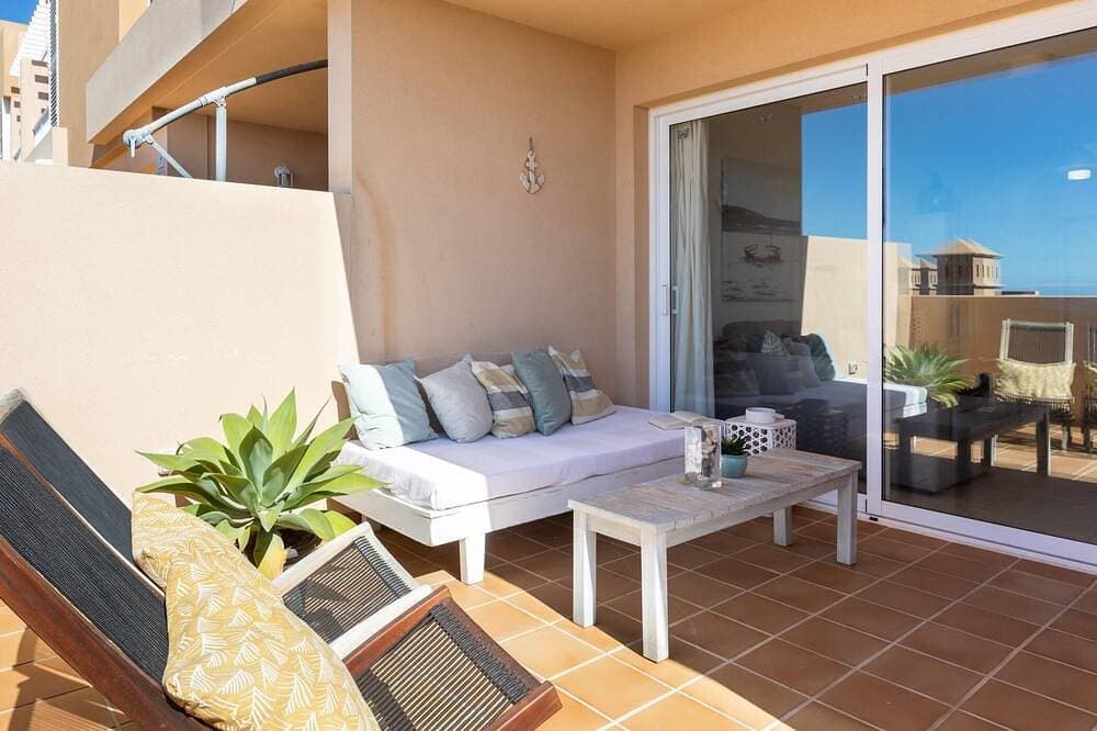 Schöne Terrasse Wohnung, Gemeinschaftspool - Porís 2 1