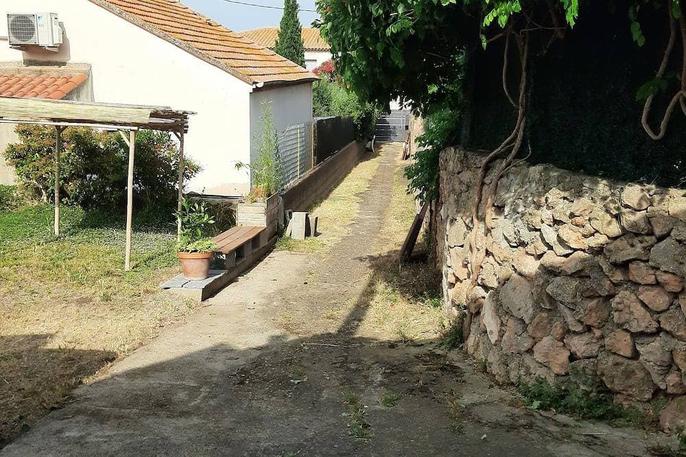 Foto 5 von 9: T2 house with small adjoining plot, very nice.