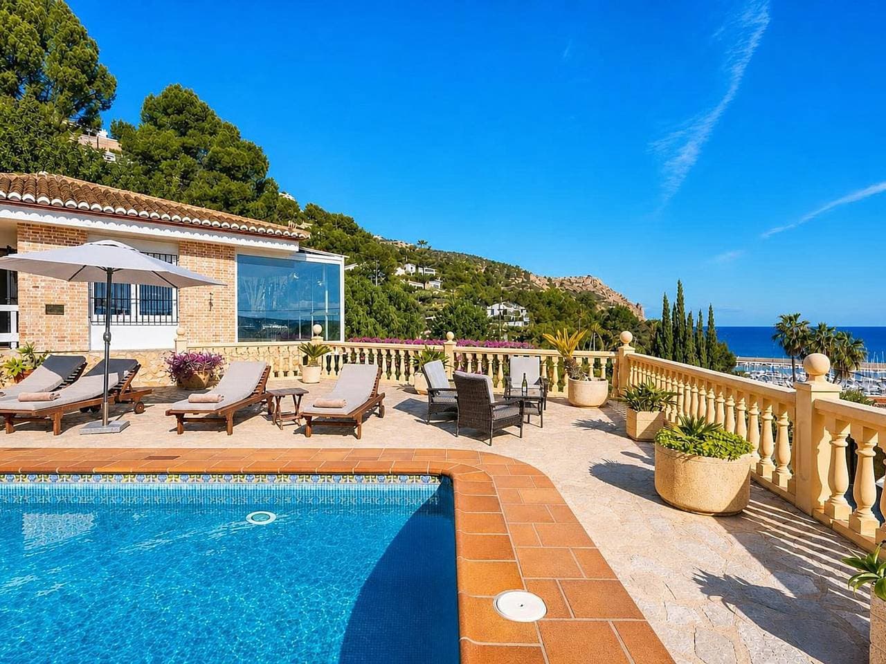Foto 2 von 15: Luxusvilla in Javea mit privatem Pool und Klimaanlage nahe am Strand