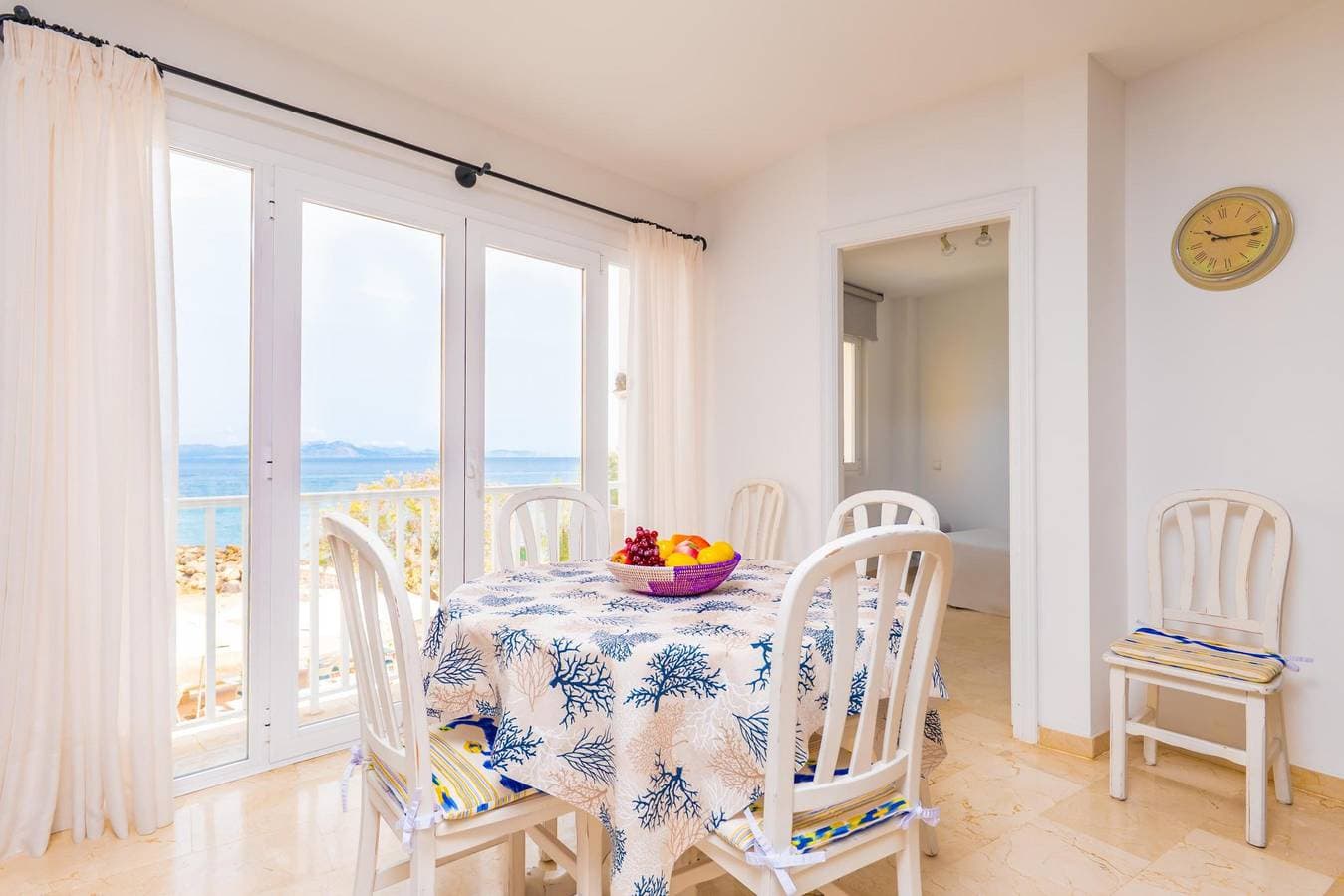 Foto 9 von 34: Brisa Marina - Modernes Apartment direkt am Meer in Colònia de Sant Pere – Kostenloses WLAN