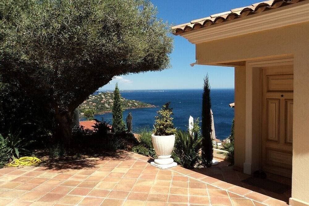Foto 5 von 30: Studio Voll Charme 28m2 Terrasse 22m2 Panoramasee / Massif Von Esterel