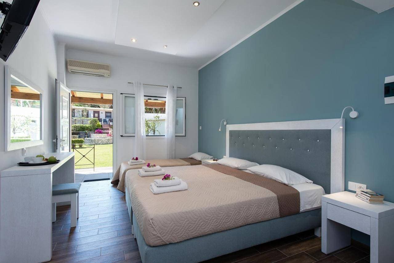 Foto 7 von 15: Double or Twin Room with Car Package